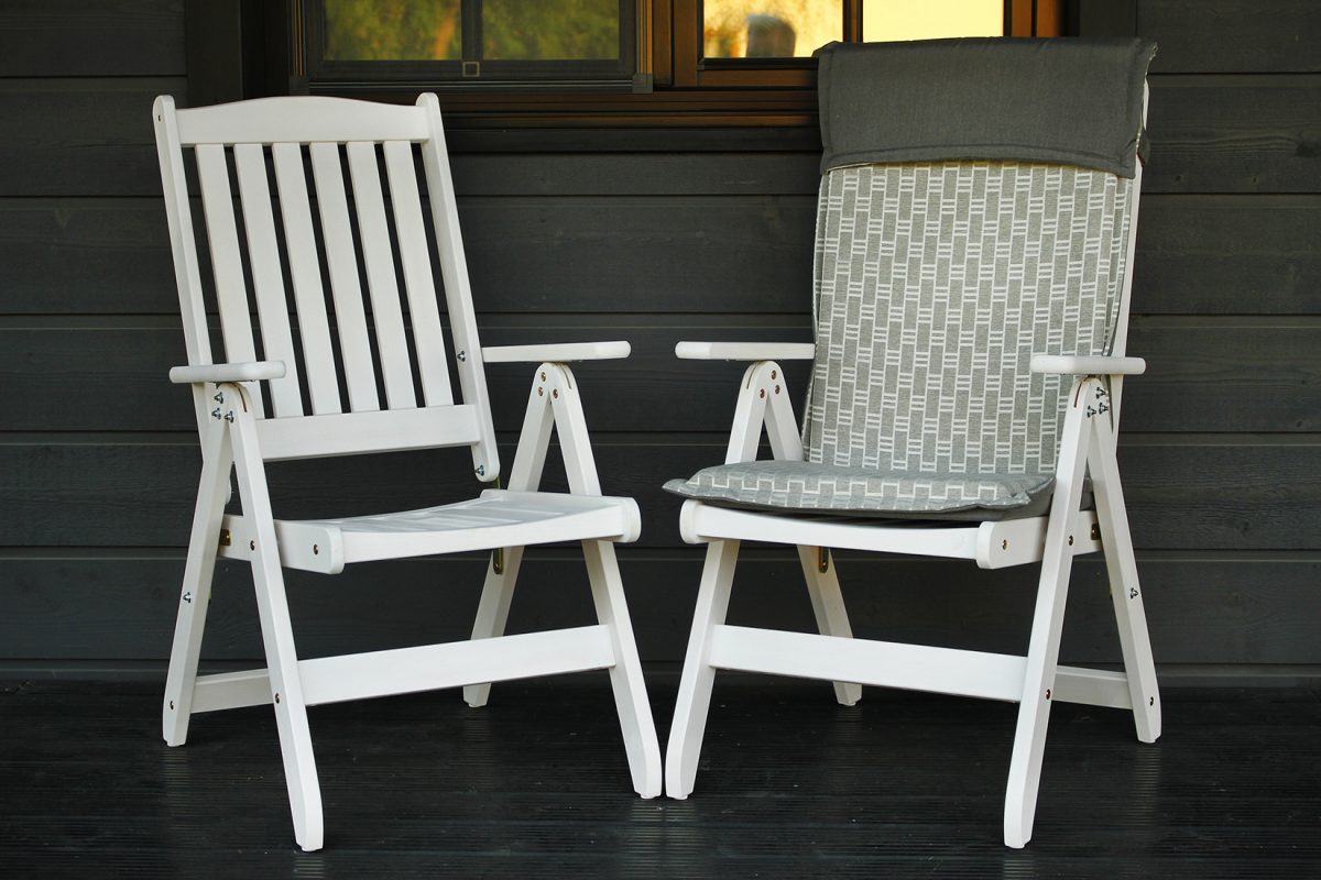 Garden chair with armrests, white