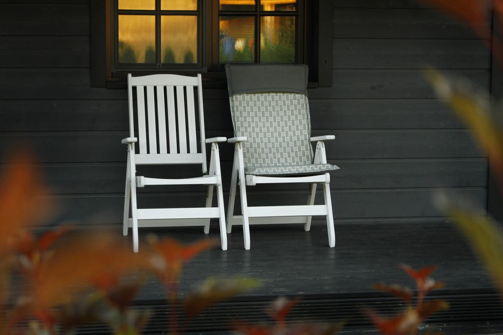 Garden chair with armrests, white