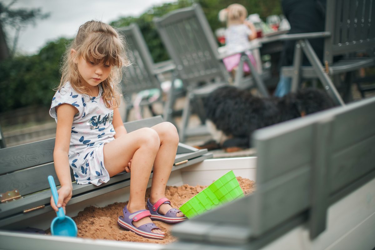 Sandbox with foldable lid, White/Graphite