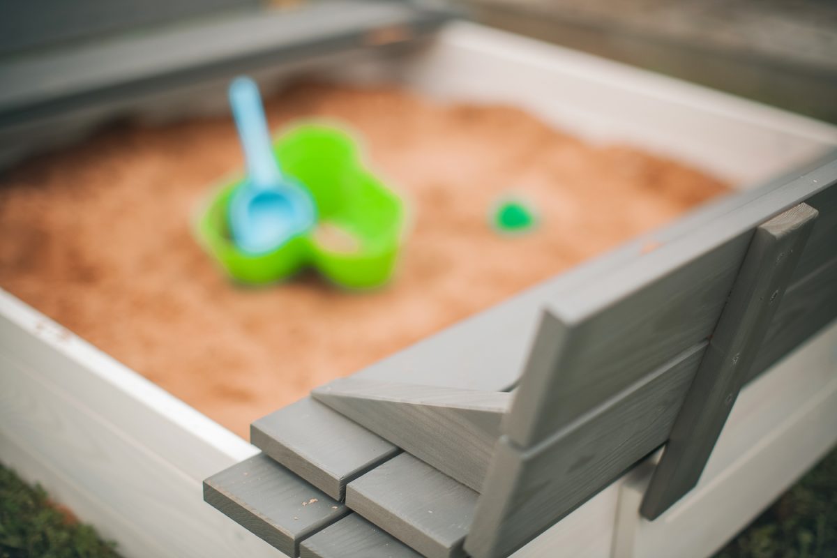 Sandbox with foldable lid, White/Graphite