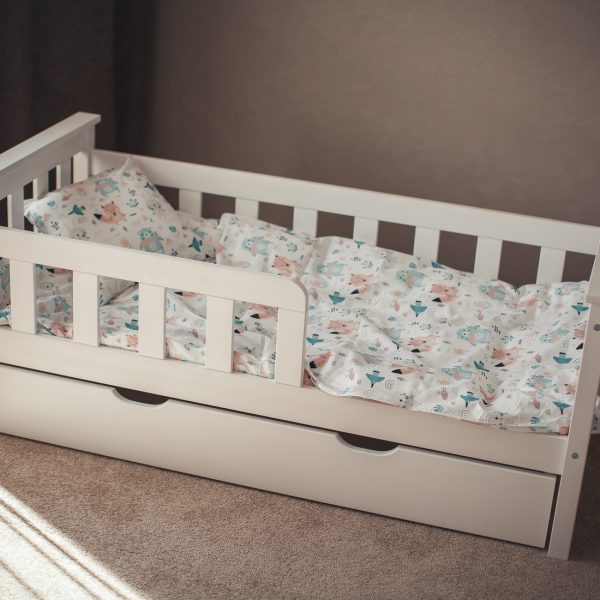 Children bed with draver