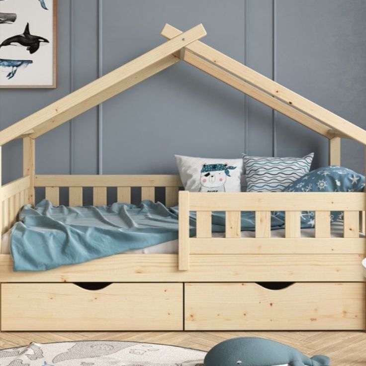 Children's bed house, Lacquered