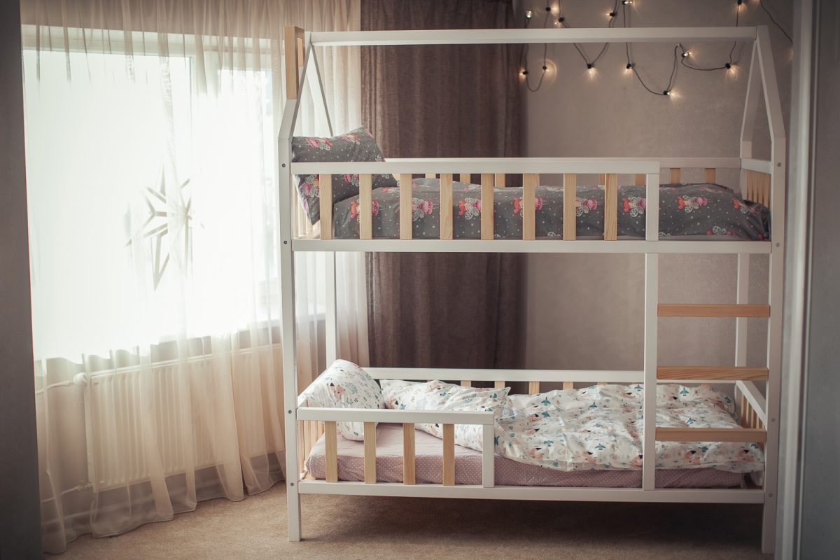 Bērnu divstāvu gulta
