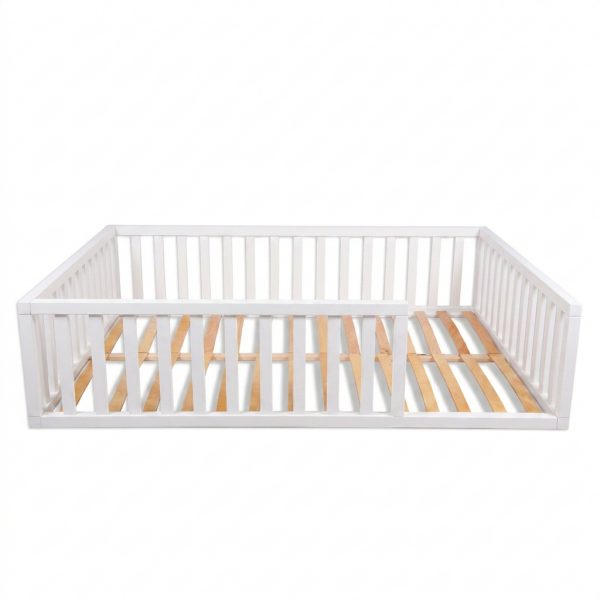 Balta Montessori gulta no masīvkoka FLM 415